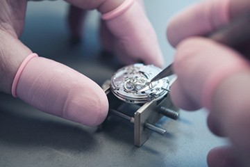 原装广州宝玑手表钢表带维修